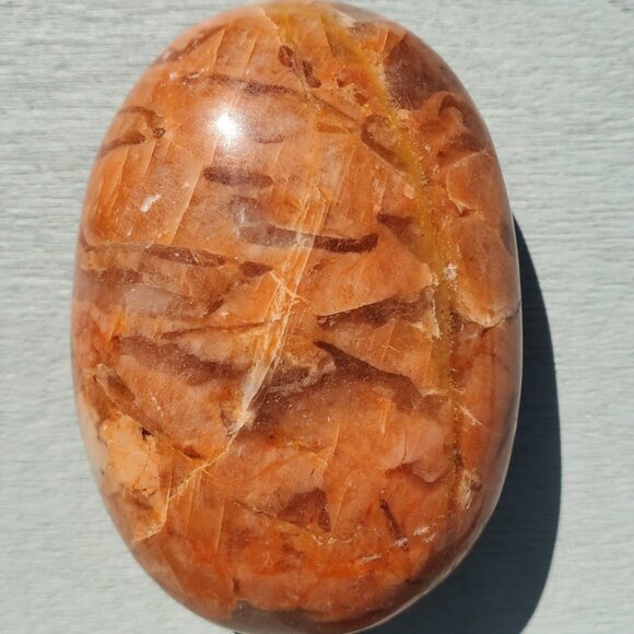 Peach Moonstone Palm Stone Pillow (G06) - Picture 3 of 4